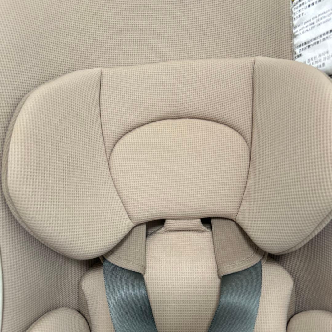 コンビ　 チャイルドシート ヘーゼルナッツ