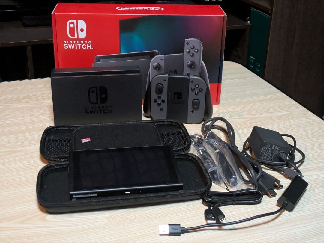 Nintendo Switch 本体 グレー 箱あり ソフト3本、ケース