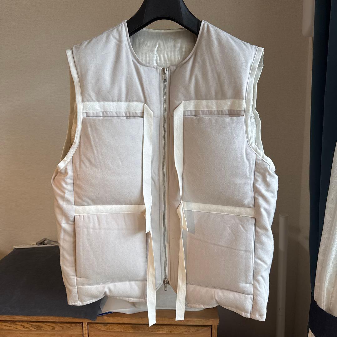 SEEALL ノーカラー コードデザイン ダウンベスト