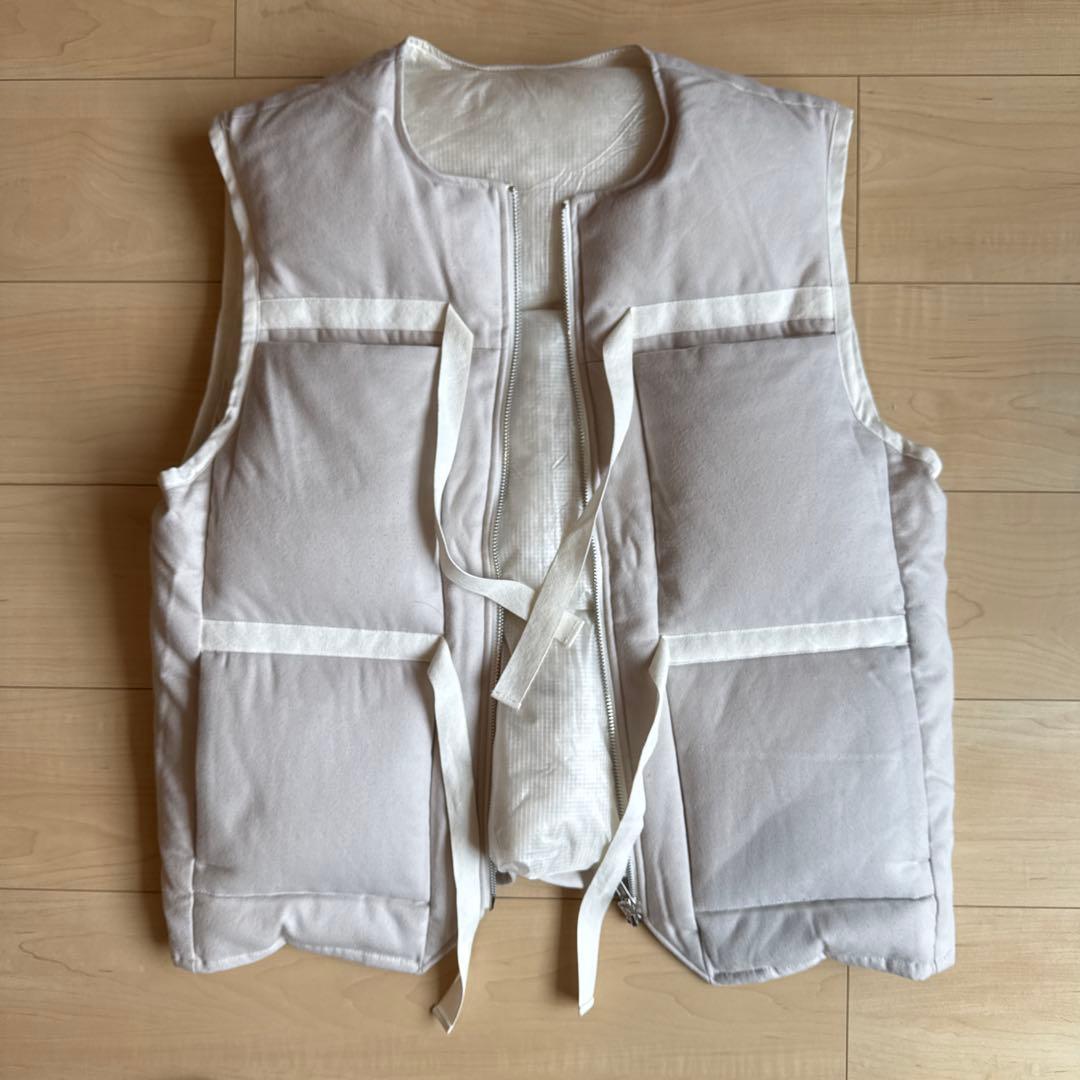 SEEALL ノーカラー コードデザイン ダウンベスト