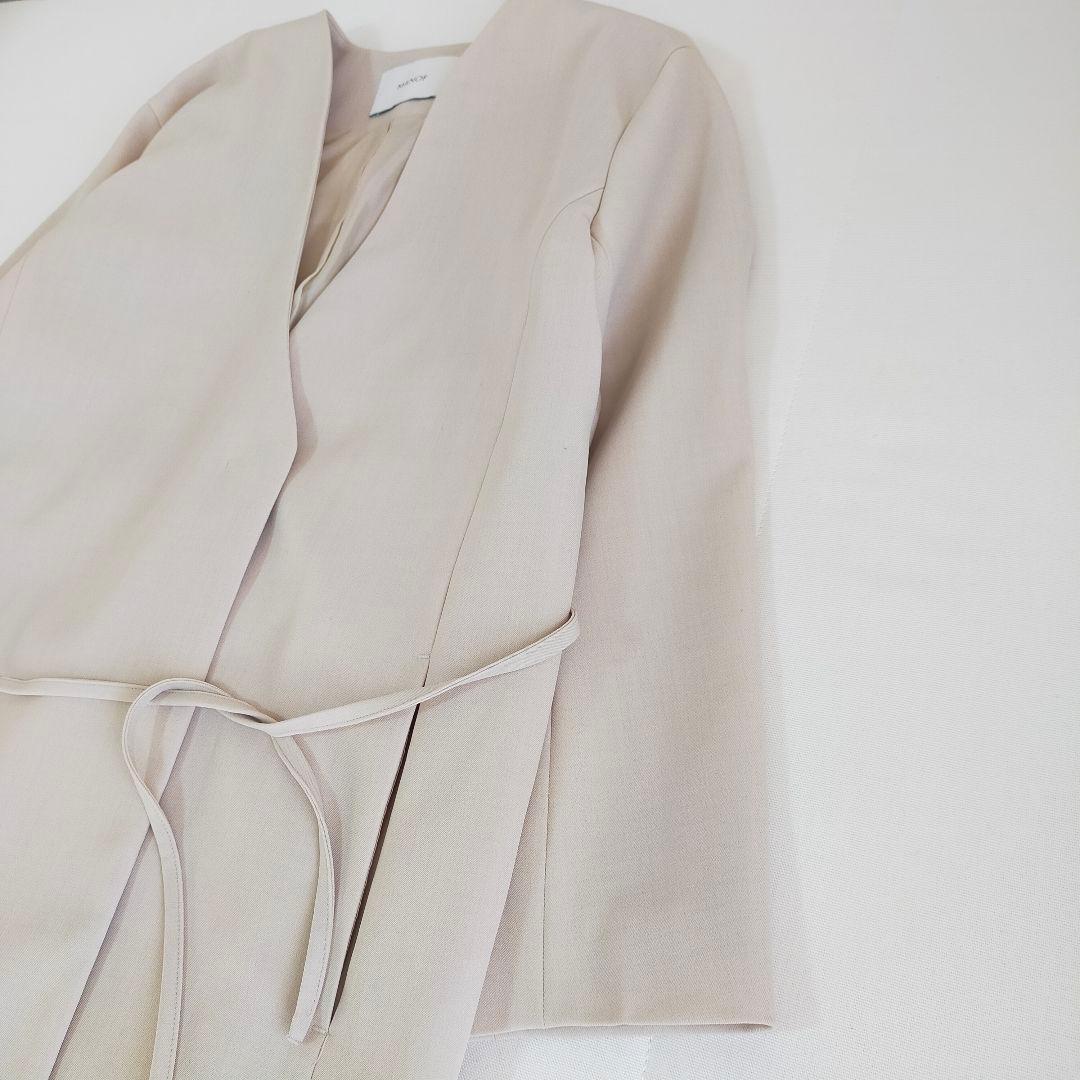 マノフ　MANOF ノーカラージャケット　ベージュ