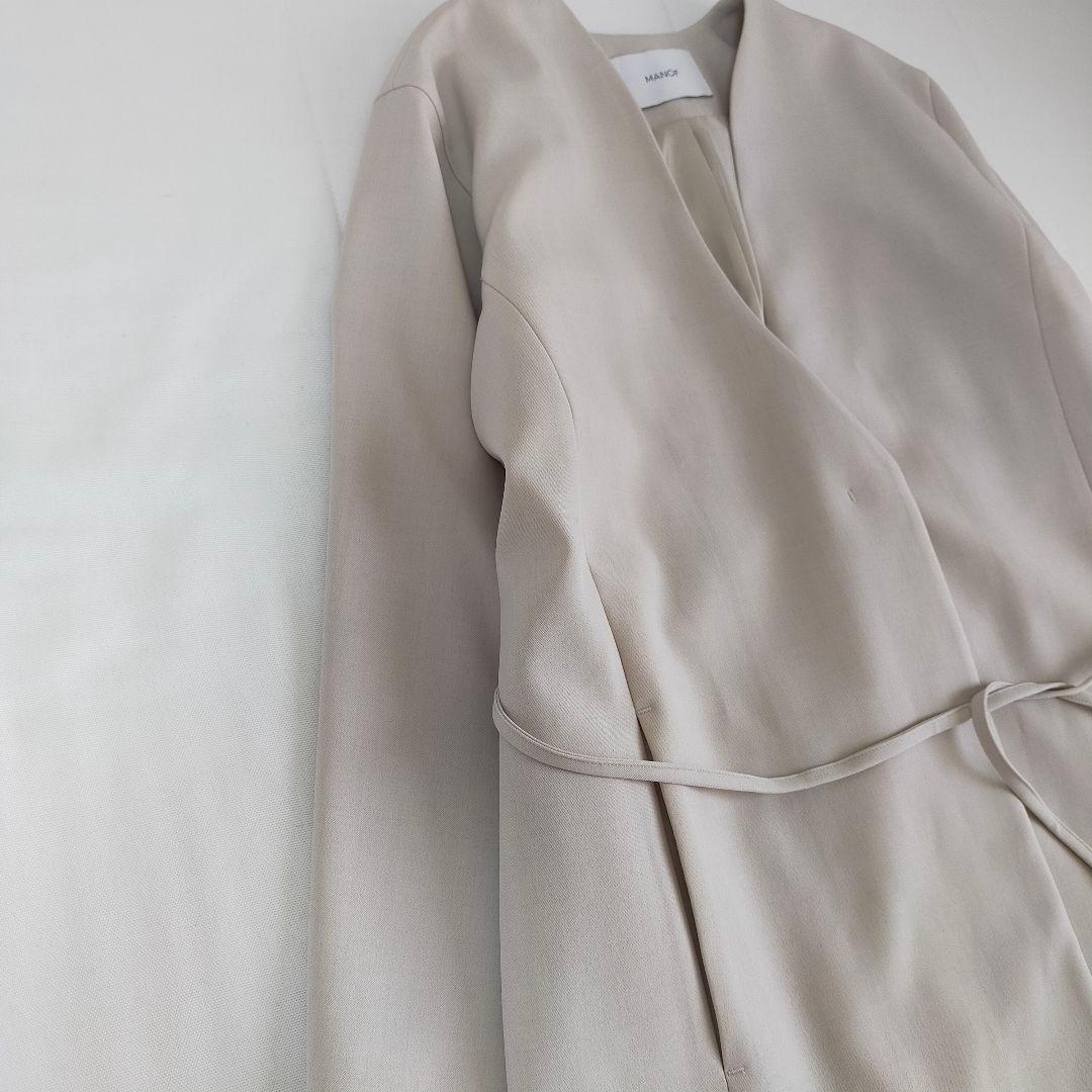 マノフ　MANOF ノーカラージャケット　ベージュ