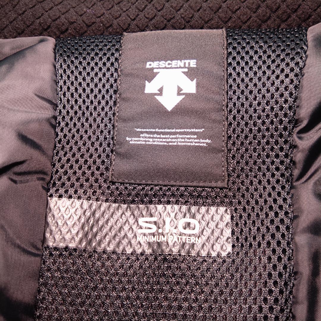 さ*と様 極美品デサント、大きいＬ、高機能、ポケット多数、脇下ベンチレーション、