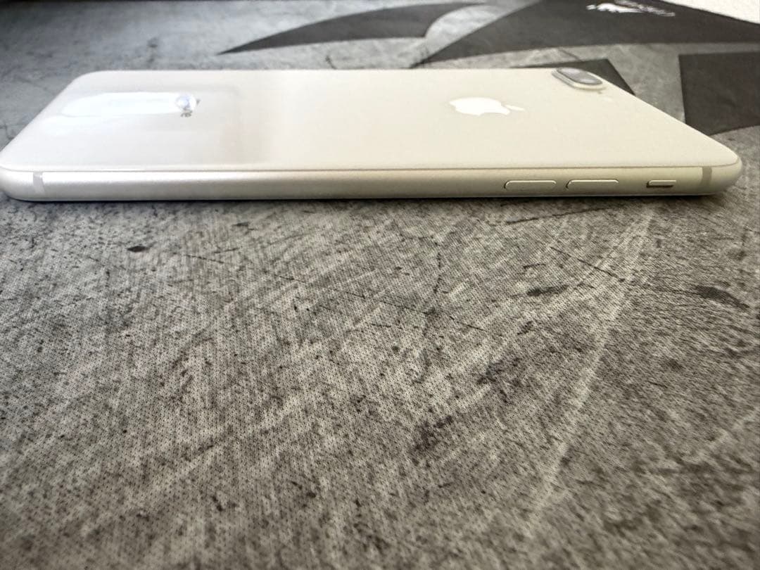 【フィルム1枚おまけ】iPhone8 Plus シルバー 64GB SIMフリー