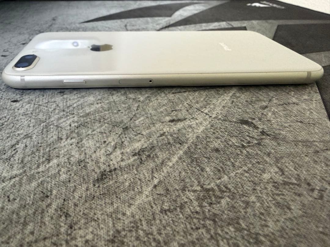 【フィルム1枚おまけ】iPhone8 Plus シルバー 64GB SIMフリー