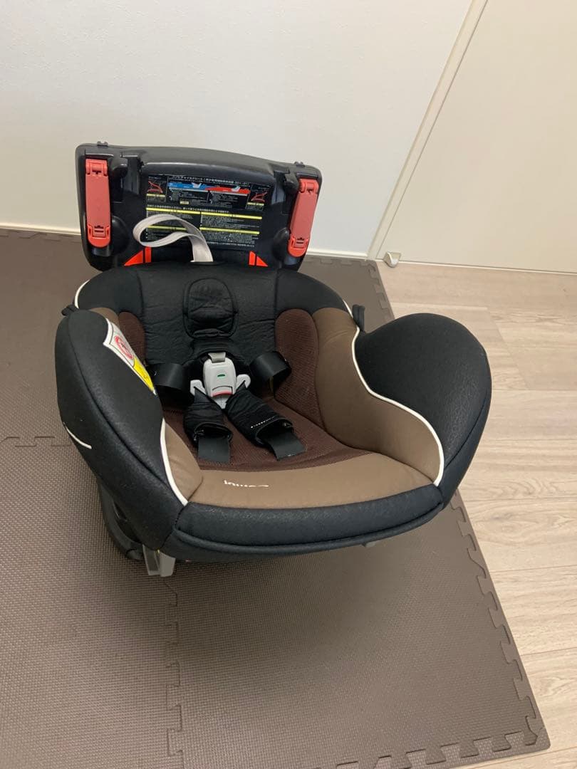 美品　コンビ combi 回転式チャイルドシート　チャイルドシート