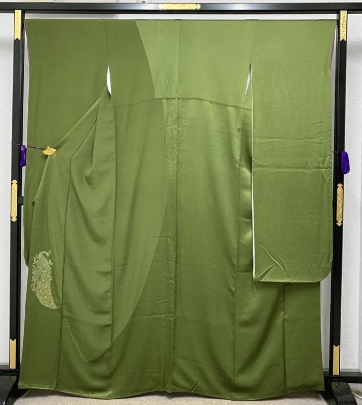 508z38〇山本寛斎 振袖 くすみ黄緑 孔雀 シンプル〇成人式 結婚式