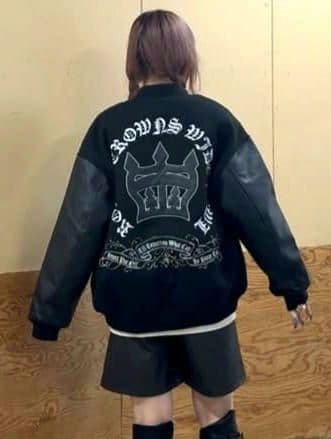 新作BIackletterスタジャン　黒　M 13200円