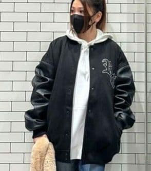新作BIackletterスタジャン　黒　M 13200円