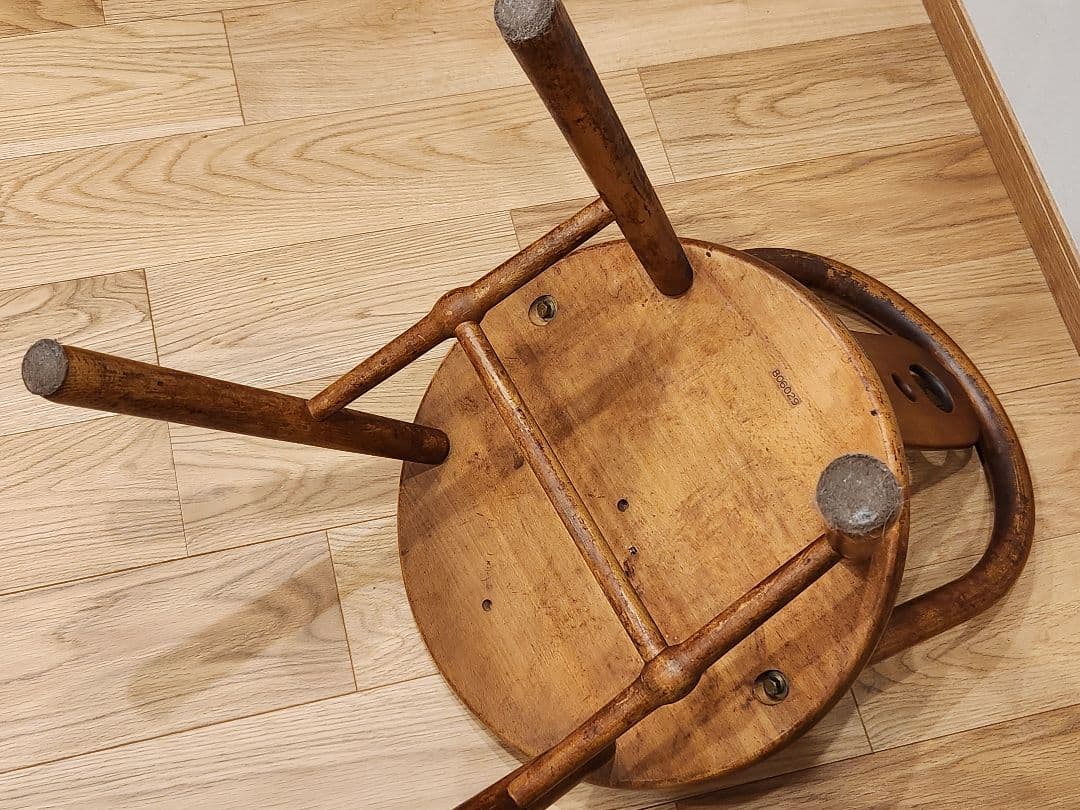 お*ん様 【交渉可】Karimoku　カリモク家具　木製ダイニングチェア　2脚セ