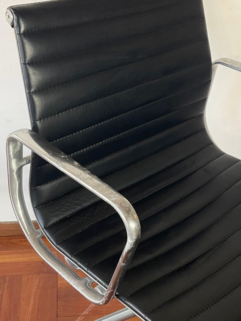 ハーマンミラー イームズ アルミナム グループ デスク チェア 本革