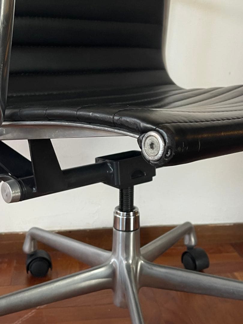 ハーマンミラー イームズ アルミナム グループ デスク チェア 本革