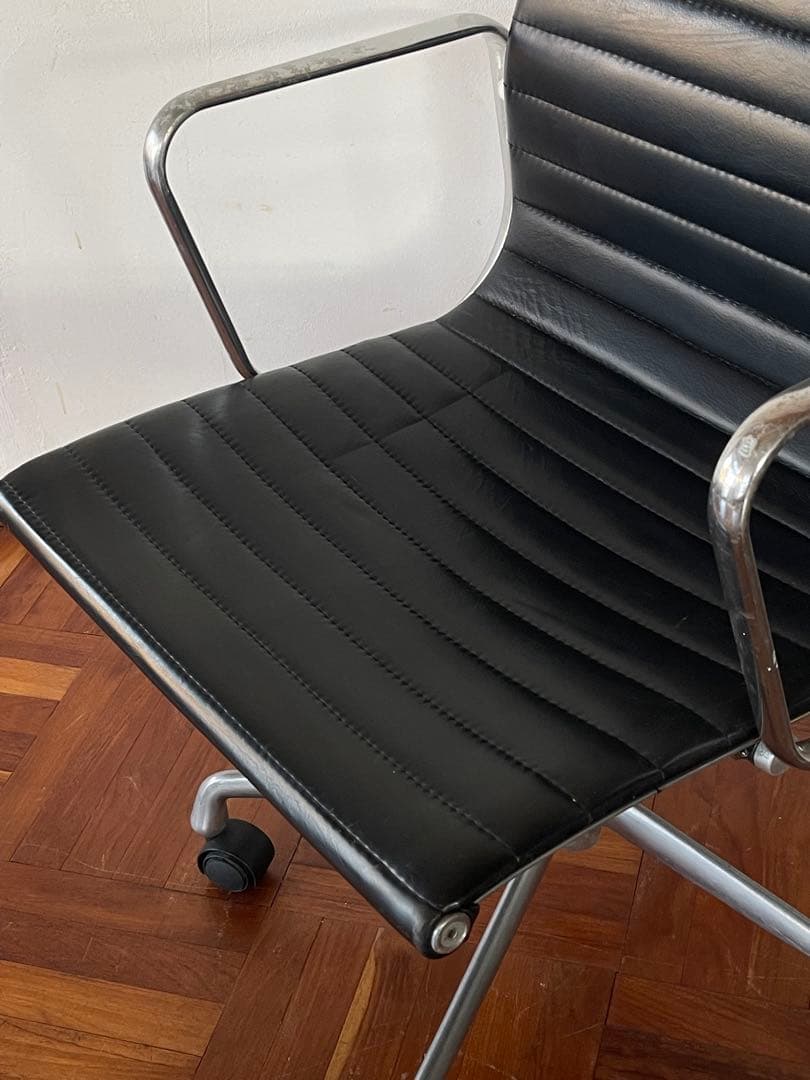 ハーマンミラー イームズ アルミナム グループ デスク チェア 本革
