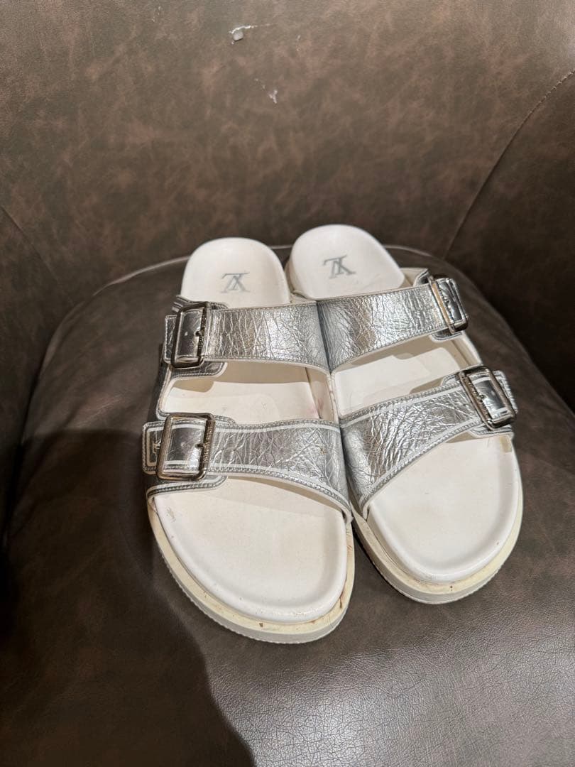 ルイヴィトン　レザー ミュール スライドサンダル シルバー 9