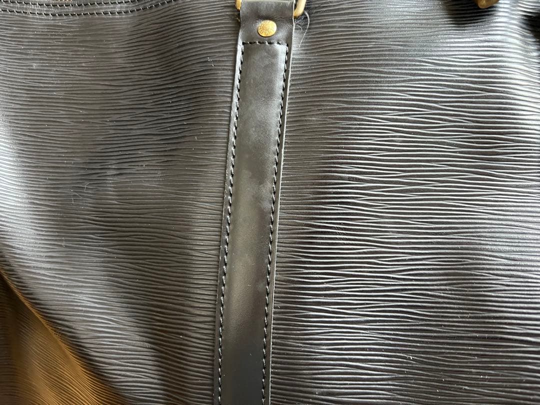 ルイヴィトン　エピ　キーポル　ボストンバッグ 黒