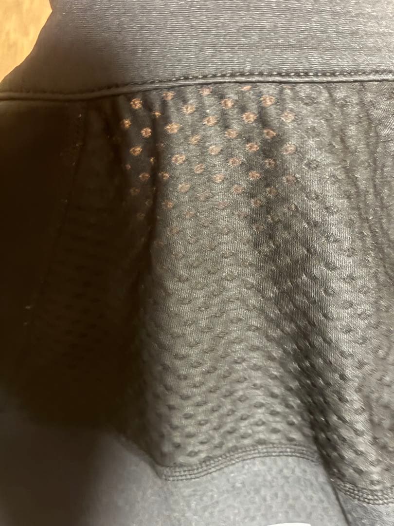 Lija ブラック ハイネック