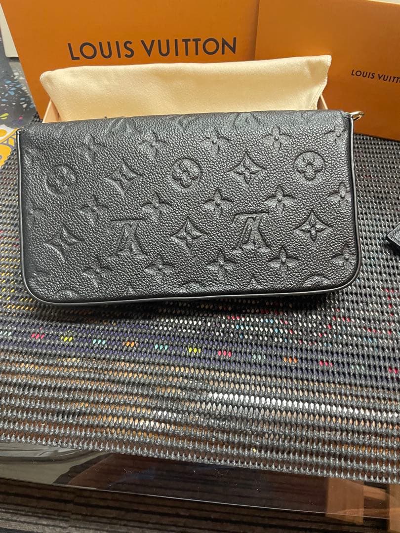 LOUIS VUITTONフェリシーチェーンウォレット