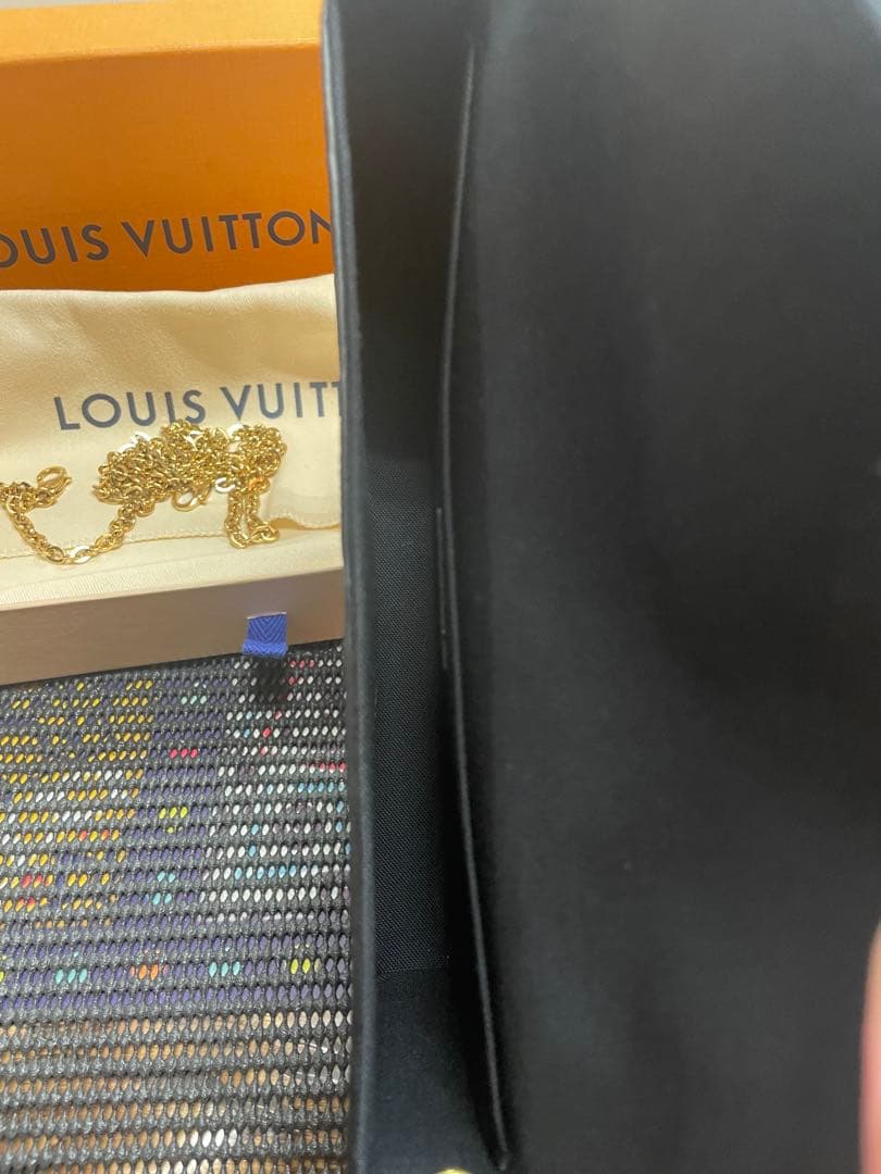 LOUIS VUITTONフェリシーチェーンウォレット