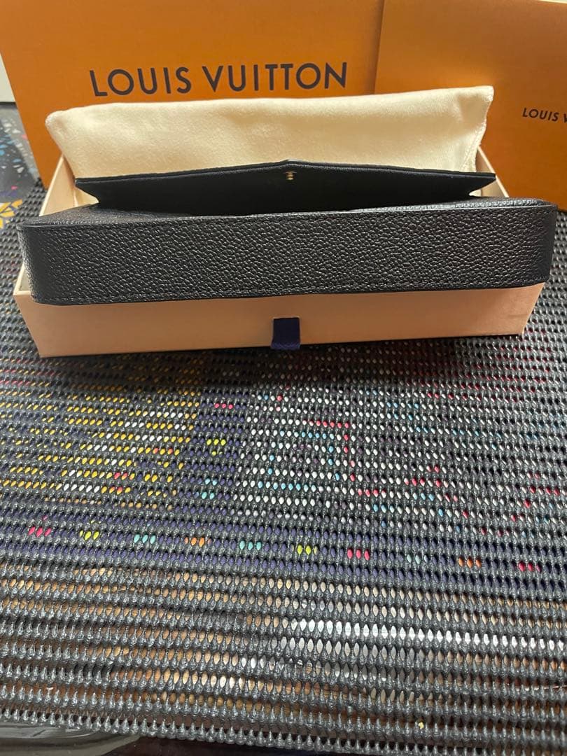 LOUIS VUITTONフェリシーチェーンウォレット