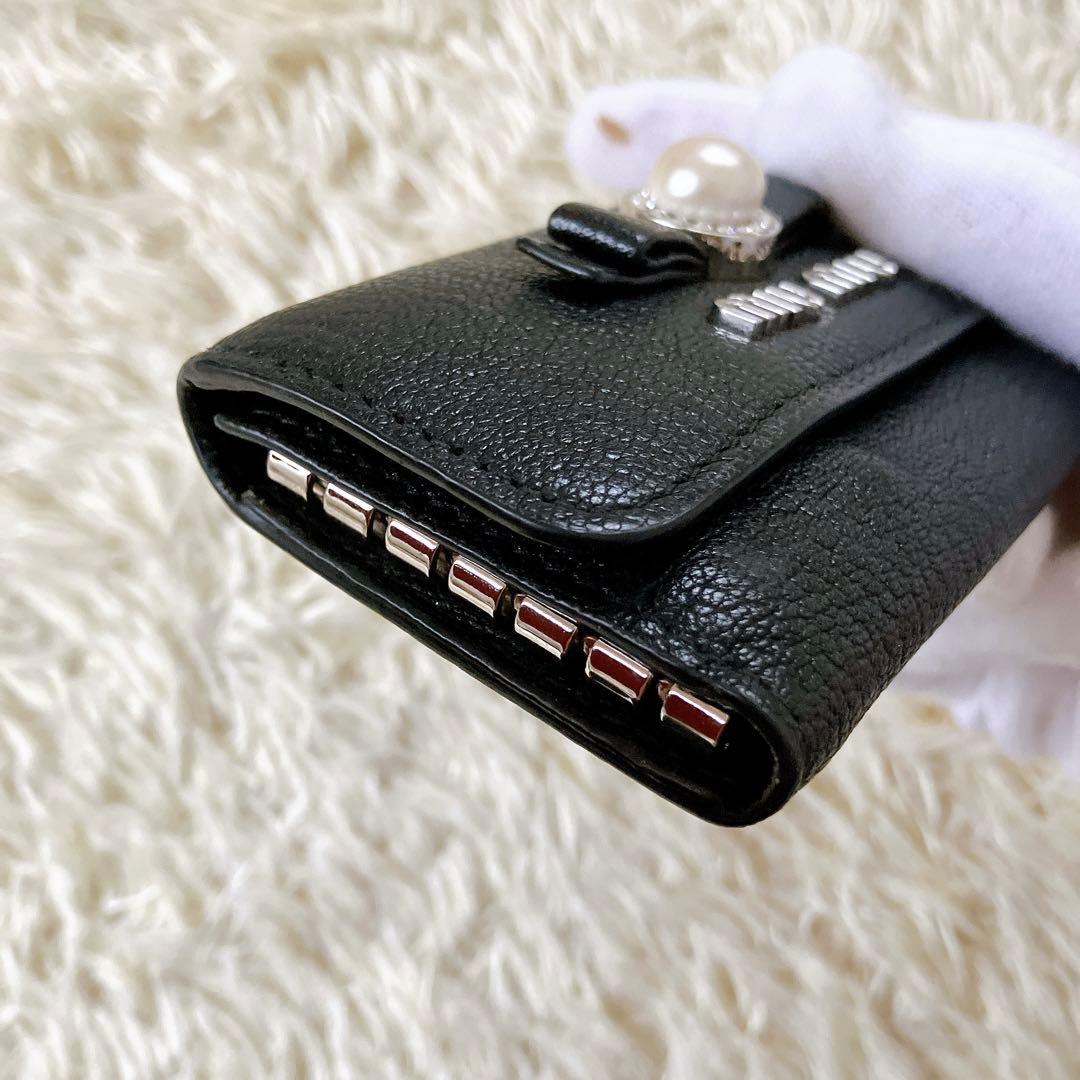 良品✨ 22春夏モデル✨ミュウミュウ キーケース　パール リボンレザー 黒
