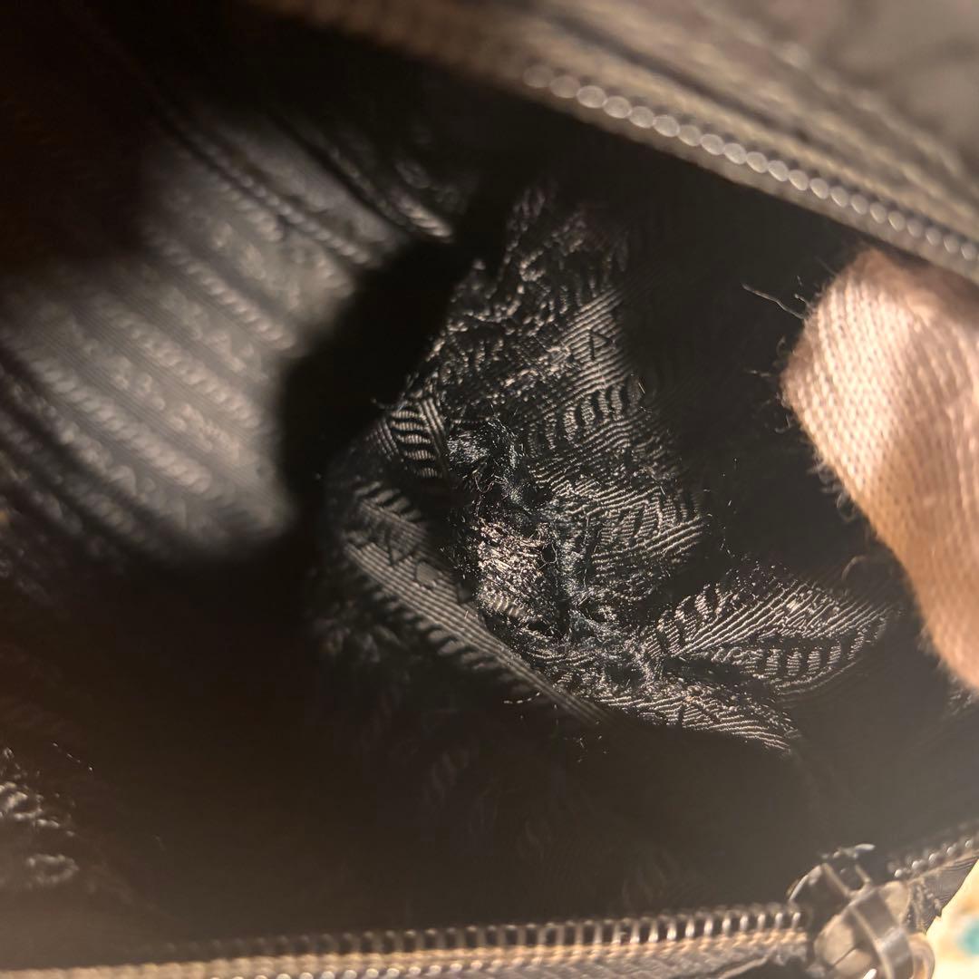 PRADA ブラック ショルダーバッグ 中型