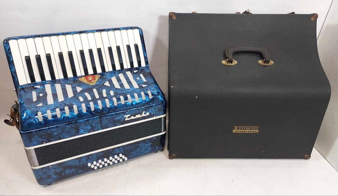 【訳あり品】TOMBO アコーディオン 30鍵盤 No.211 ハードケース付き