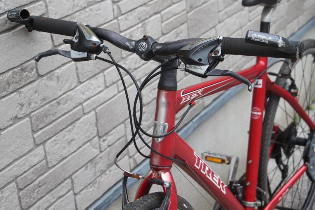 引き取り限定♪人気のTREK♪7.3FX♪クロスバイク♪SPECIALIZED♪