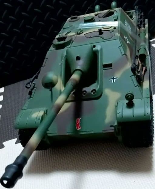 ヘンロン社製 RCバトルタンク 1/16