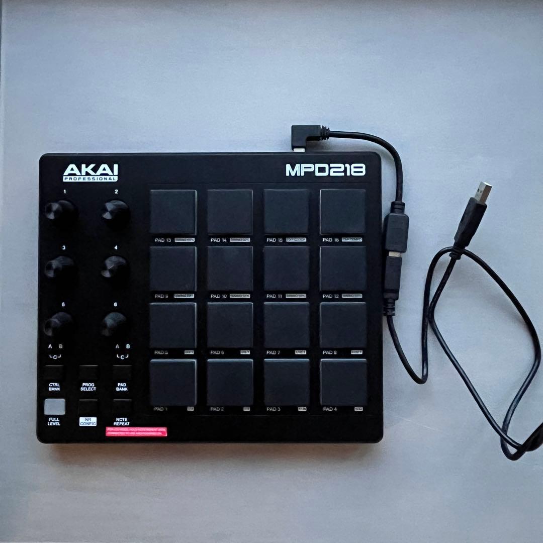 【美品・箱】AKAI MPD218