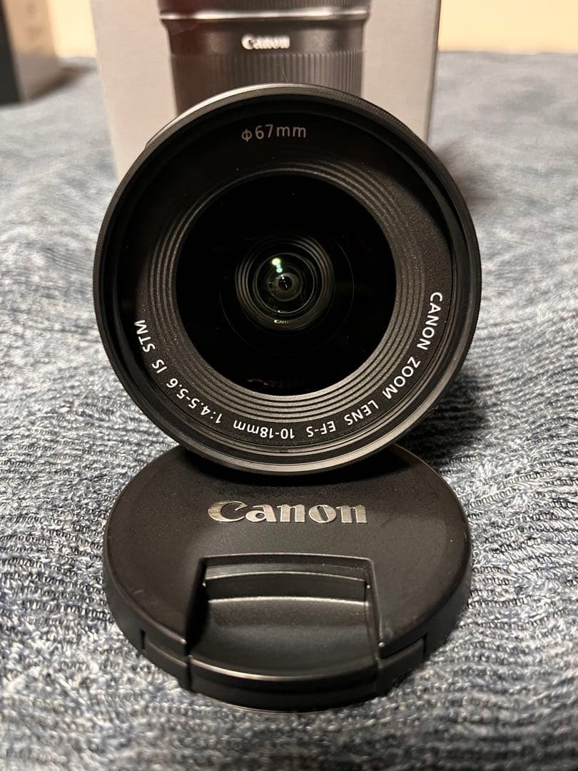 Canon EFS 10-18mm f4.5-5.6 IS STMレンズ