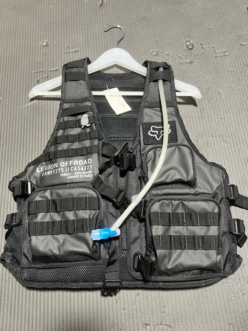 リージョンタックベスト　釣りにも　FOX LEGION OFFROAD ベスト