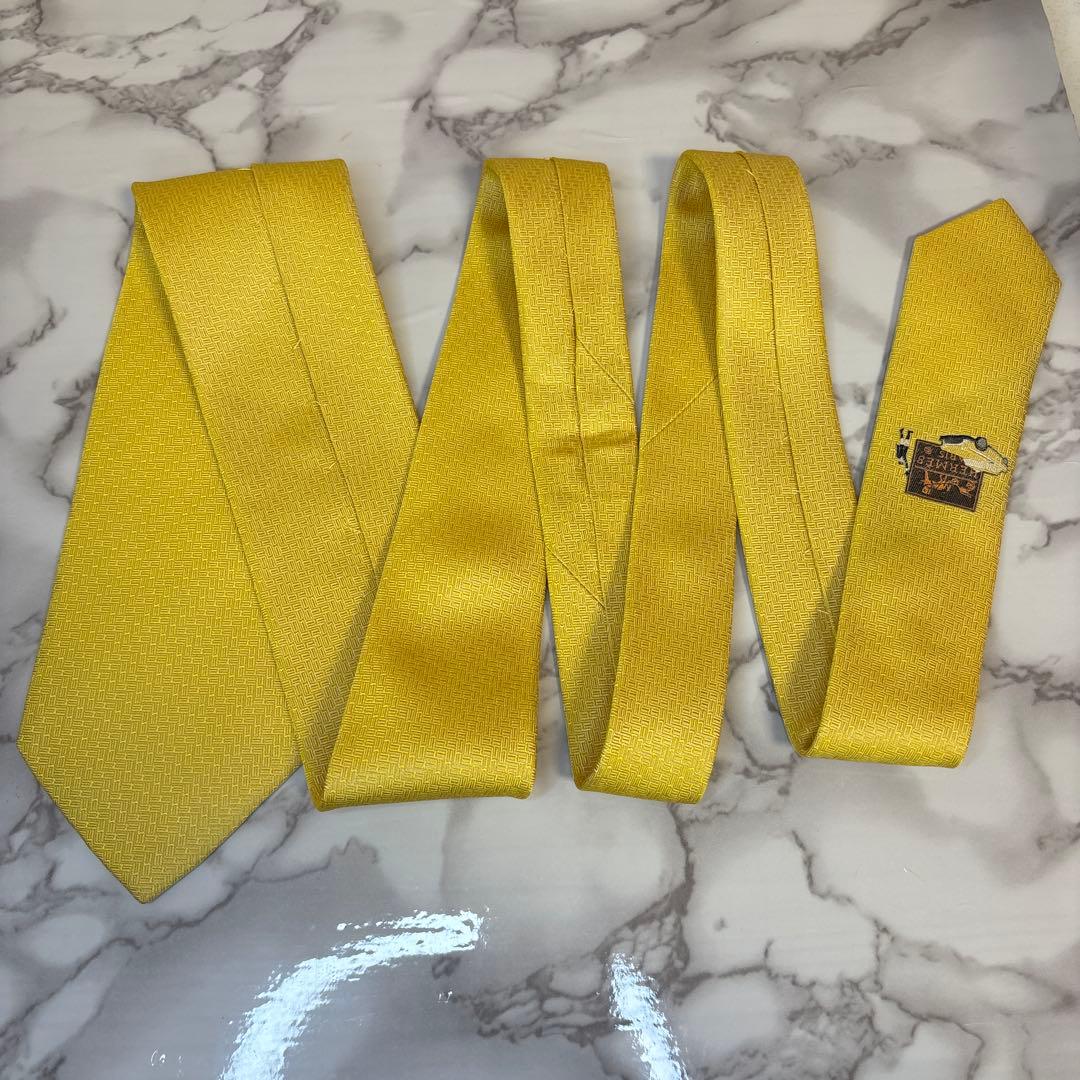 【美品✨】HERMES ネクタイ　イエロー　黄色　刺繍　レア