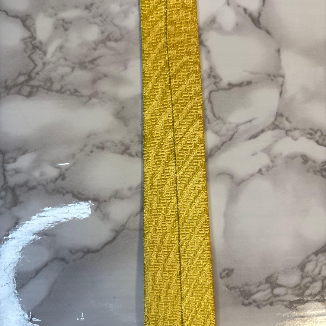 【美品✨】HERMES ネクタイ　イエロー　黄色　刺繍　レア