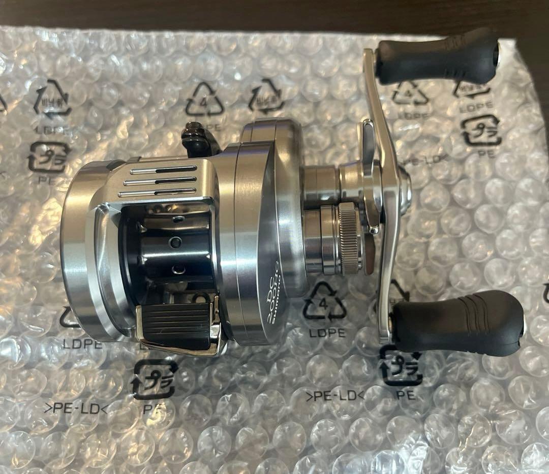 【新品未使用】 シマノ 20 カルカッタ コンクエスト DC 200HG 右