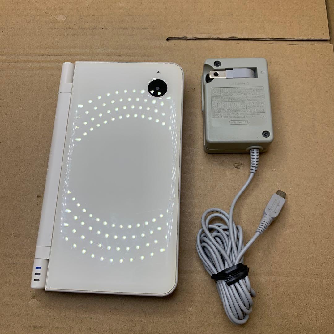 任天堂 ニンテンドー DSi LL ナチュラルホワイト　【メーカー生産終了】