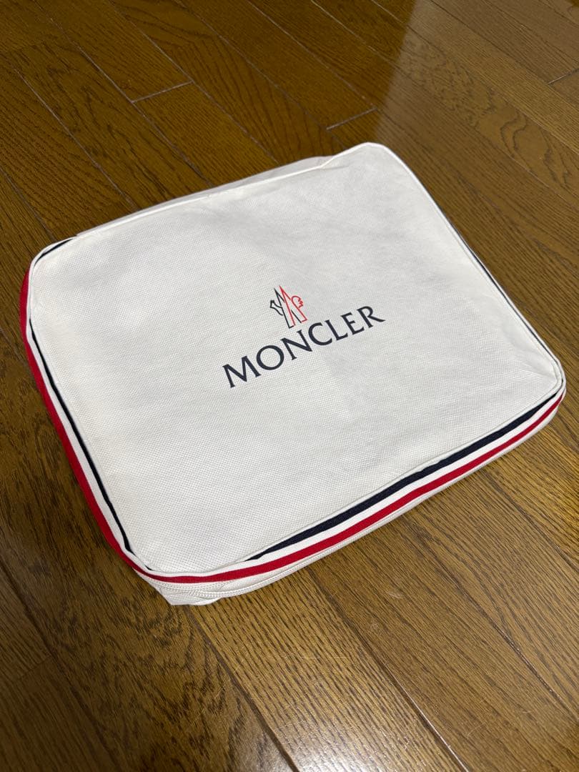 ⭐︎モンクレール⭐︎ベスト⭐︎104センチ