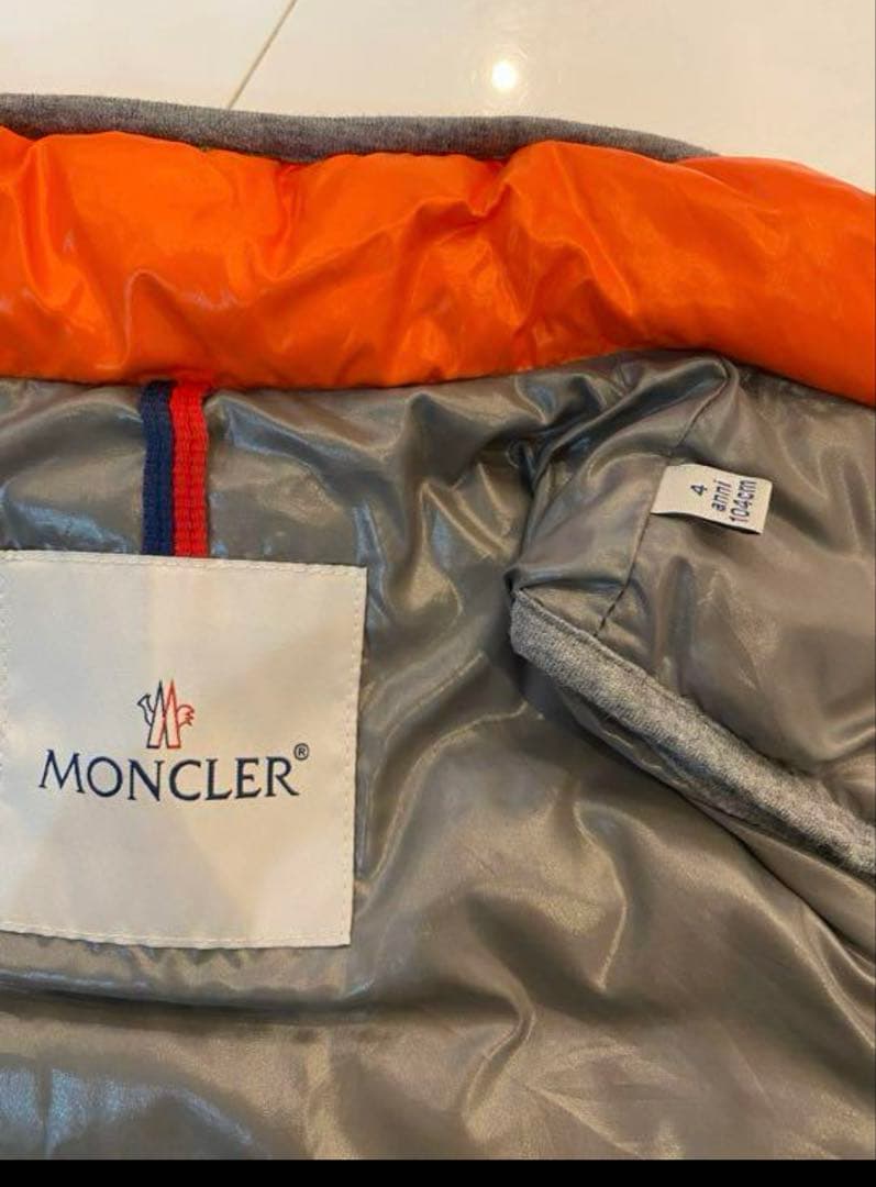 ⭐︎モンクレール⭐︎ベスト⭐︎104センチ