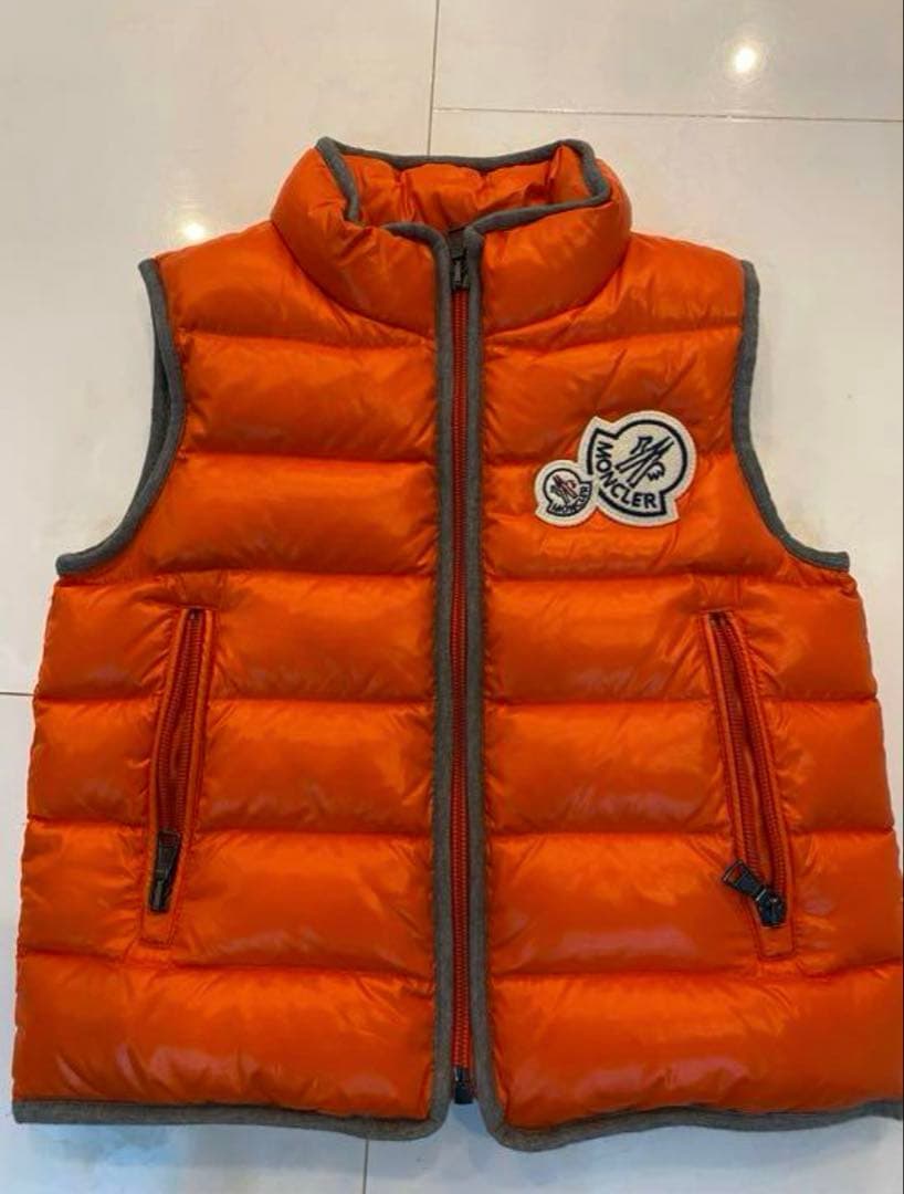 ⭐︎モンクレール⭐︎ベスト⭐︎104センチ