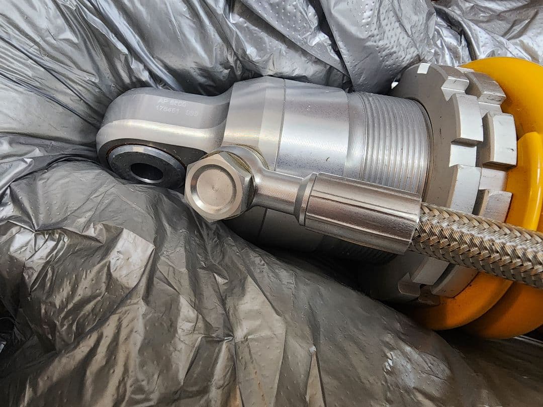 オーリンズ　RS660 リアサスペンション　AP660