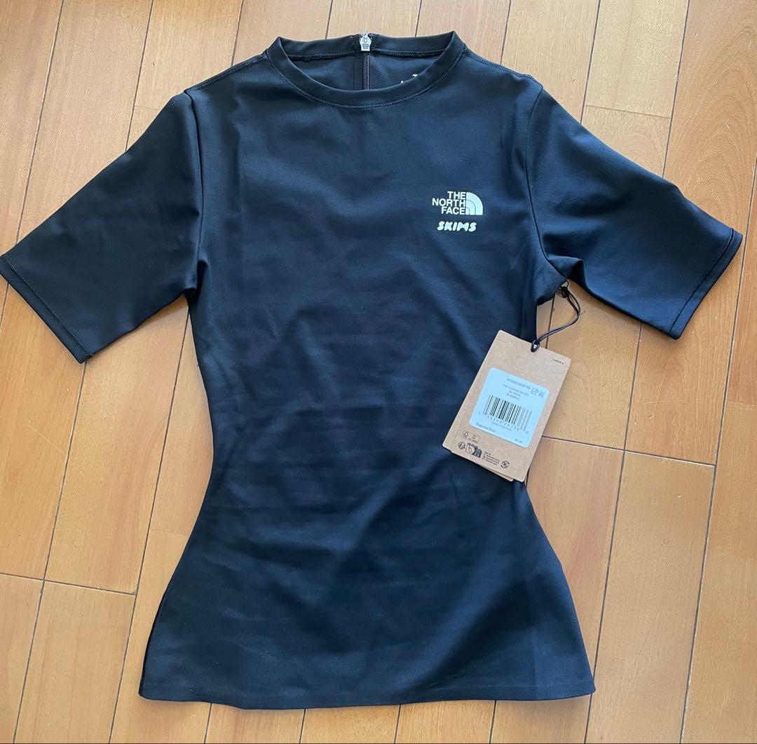 新品タグ付き THE NORTH FACE X SKIMS トップス 黒 XS