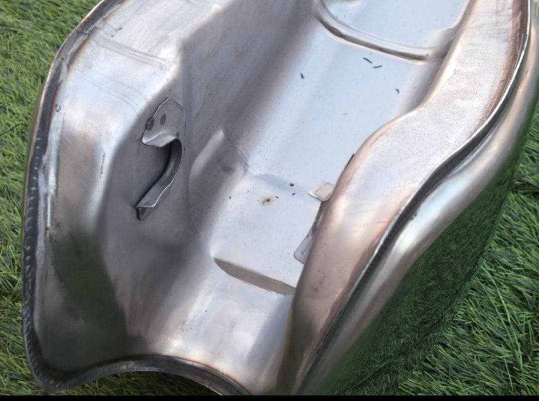 き*た様 バイクメッキ使用汎用タンク sr400 250tr クラブマン st2