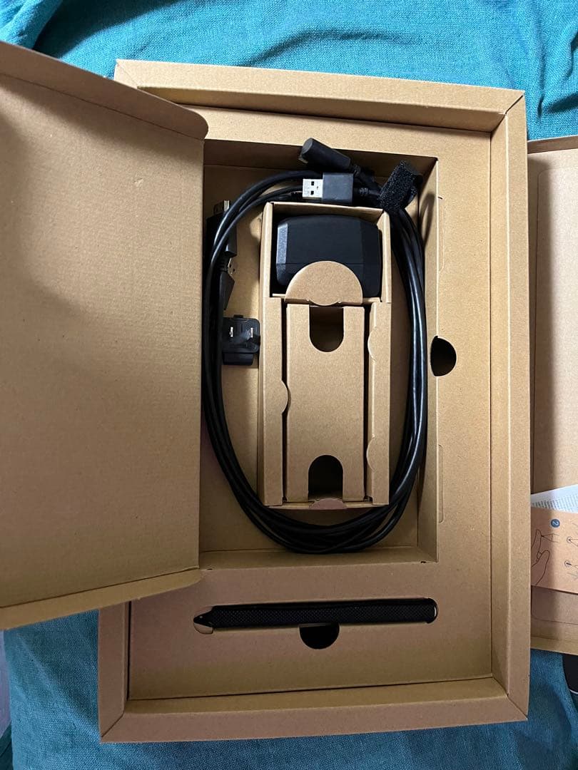 Wacom 液晶ペンタブレット 本体 ペン付き