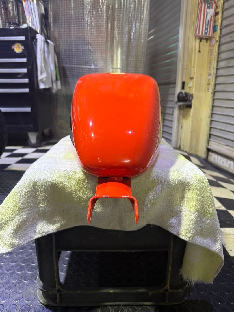 HARLEY-DAVIDSON 883R タンク