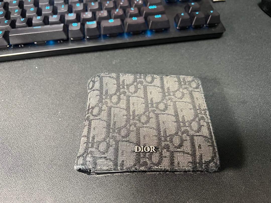 ネ*モ様 Dior 二つ折り財布 使用感あり
