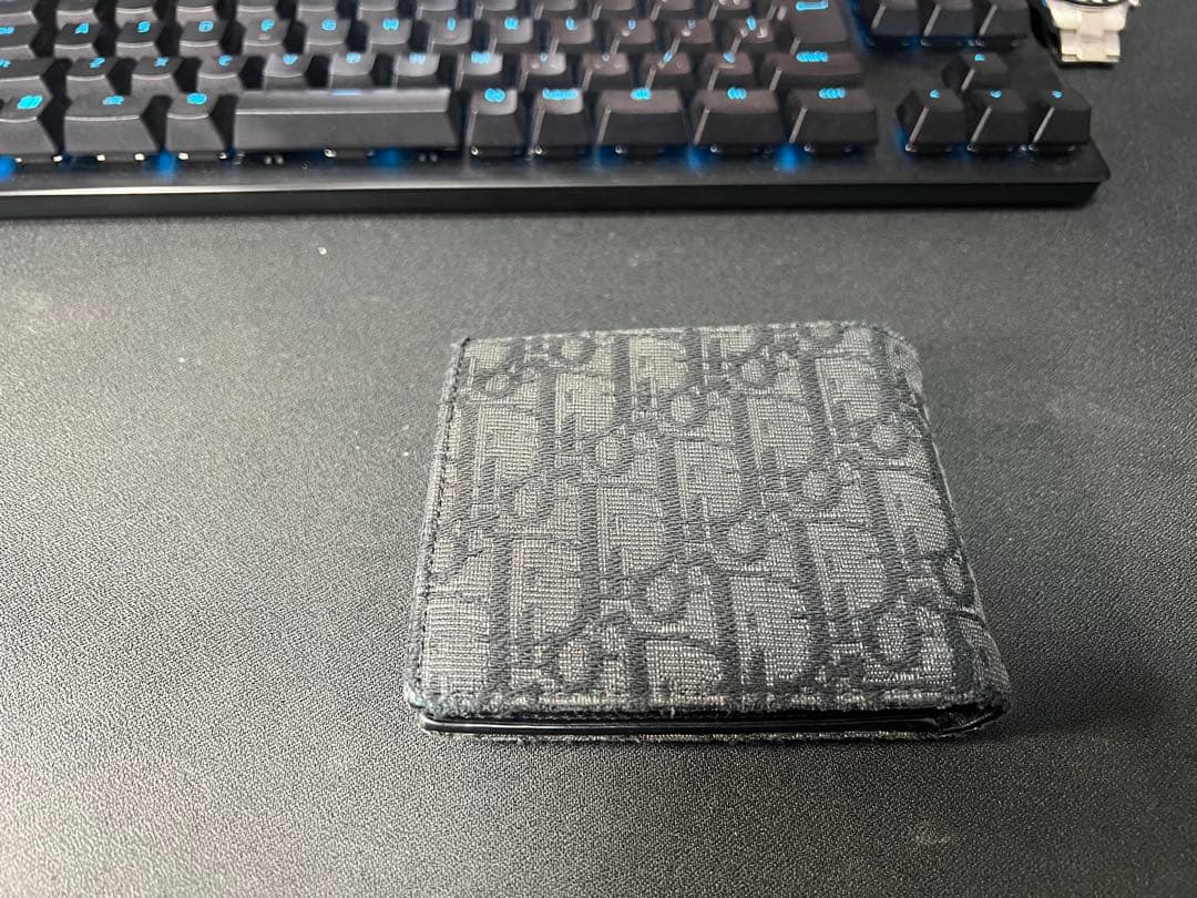 ネ*モ様 Dior 二つ折り財布 使用感あり