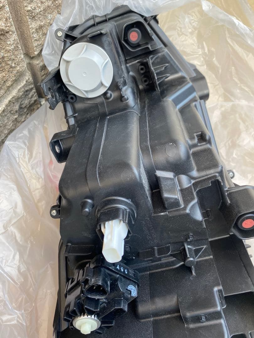 ヤリスクロス　左ヘッドライト