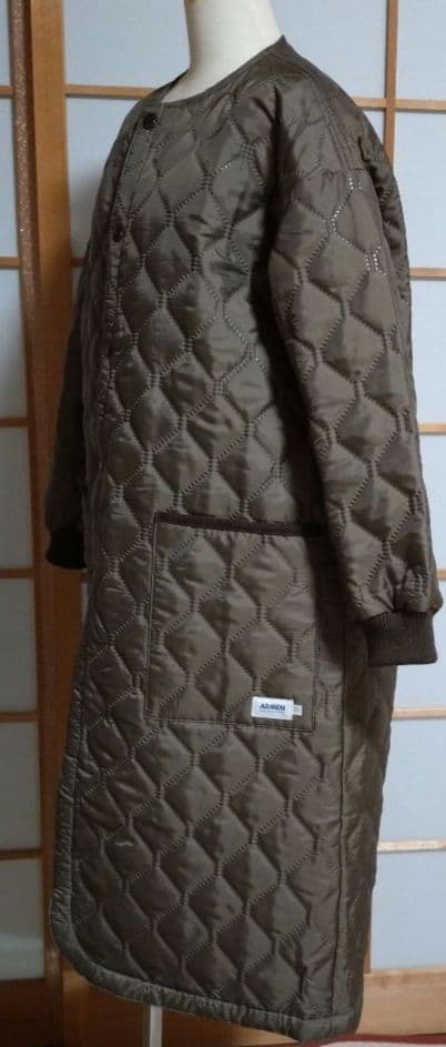 美品　アーメン　ARMEN オーバーサイズノーカラー キルティングコート ロング