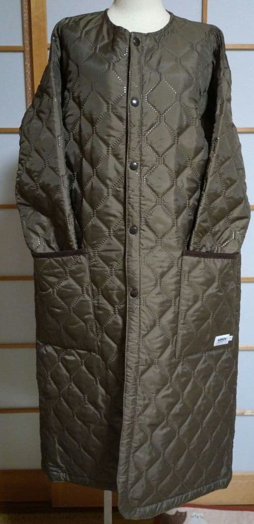 美品　アーメン　ARMEN オーバーサイズノーカラー キルティングコート ロング