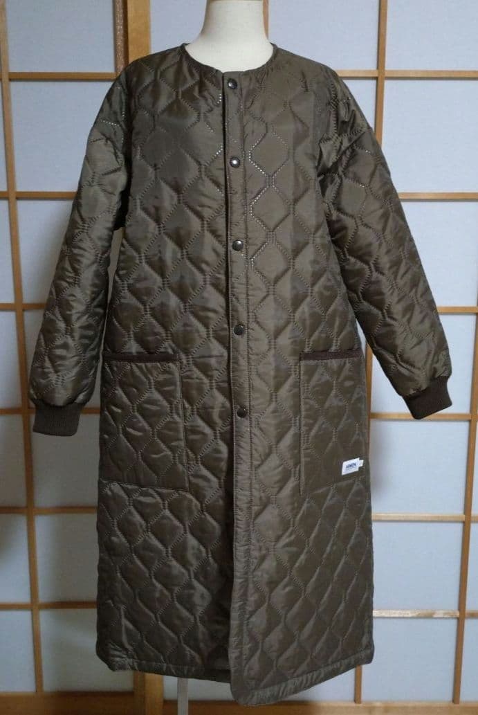 美品　アーメン　ARMEN オーバーサイズノーカラー キルティングコート ロング