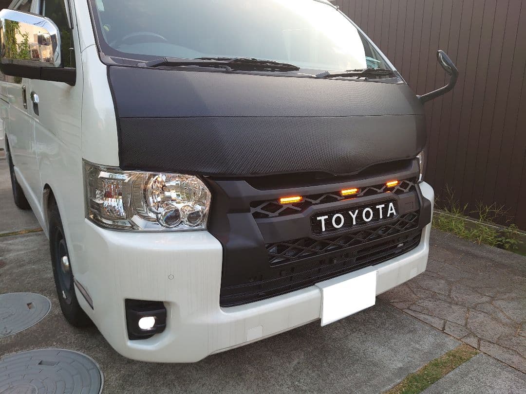 残りわずか!! ハイエース ワイド用 グリル LEDマーカーセット 新品